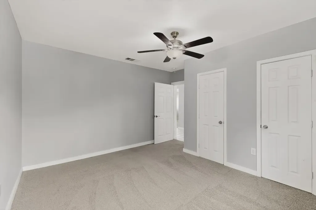 907 Ogden Avenue Cockrell Hill TX 75211