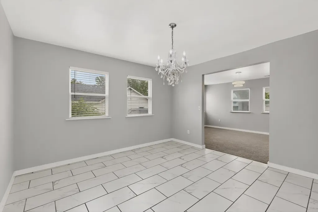 907 Ogden Avenue Cockrell Hill TX 75211