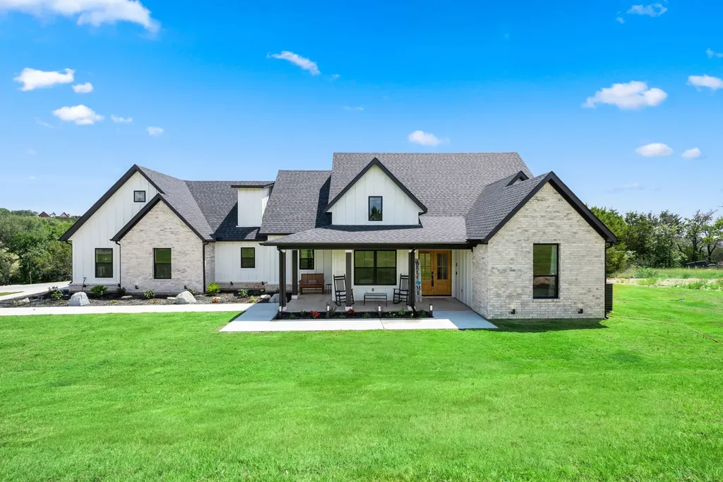 5675 Compass Way Bluff Dale TX 76433