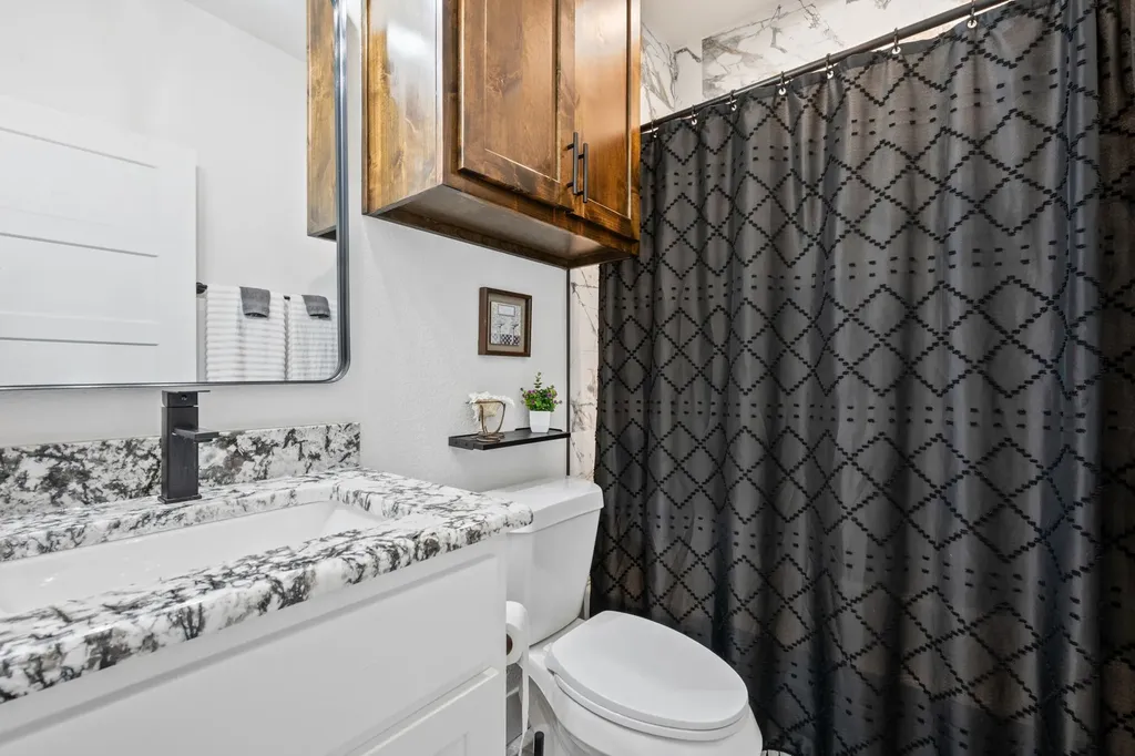5675 Compass Way Bluff Dale TX 76433