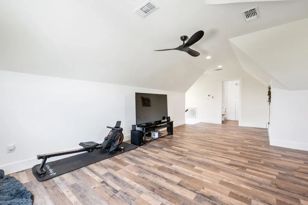 5675 Compass Way Bluff Dale TX 76433