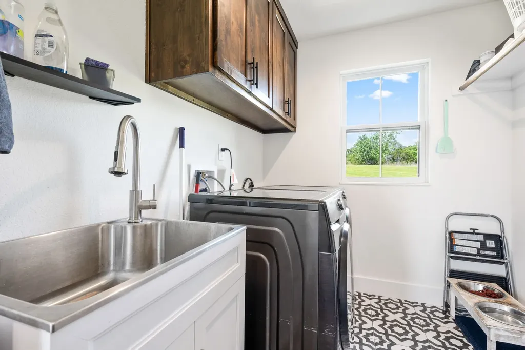 5675 Compass Way Bluff Dale TX 76433