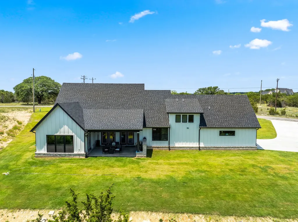 5675 Compass Way Bluff Dale TX 76433