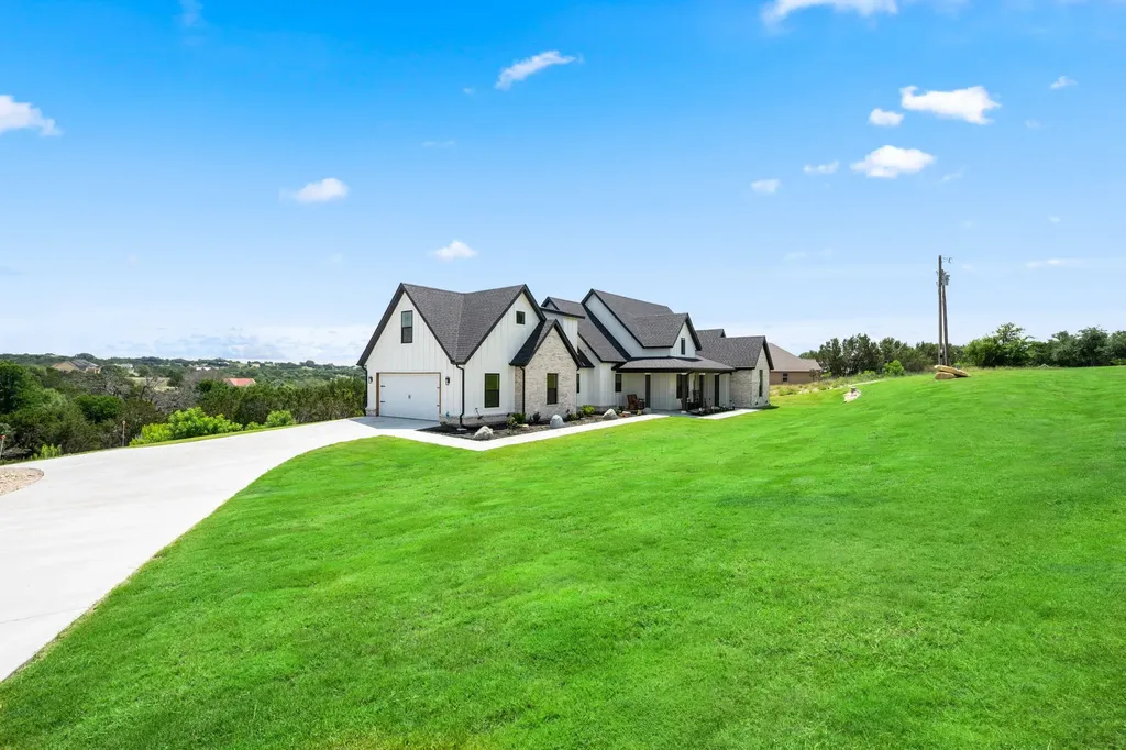 5675 Compass Way Bluff Dale TX 76433