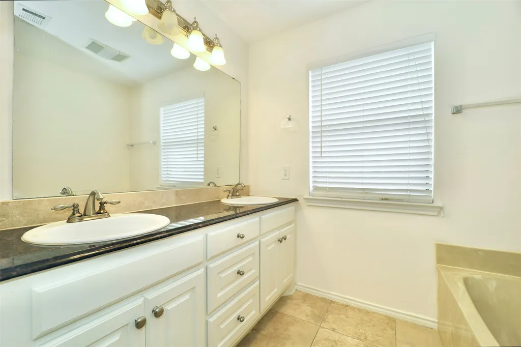 407 Josephine Street Dallas TX 75246