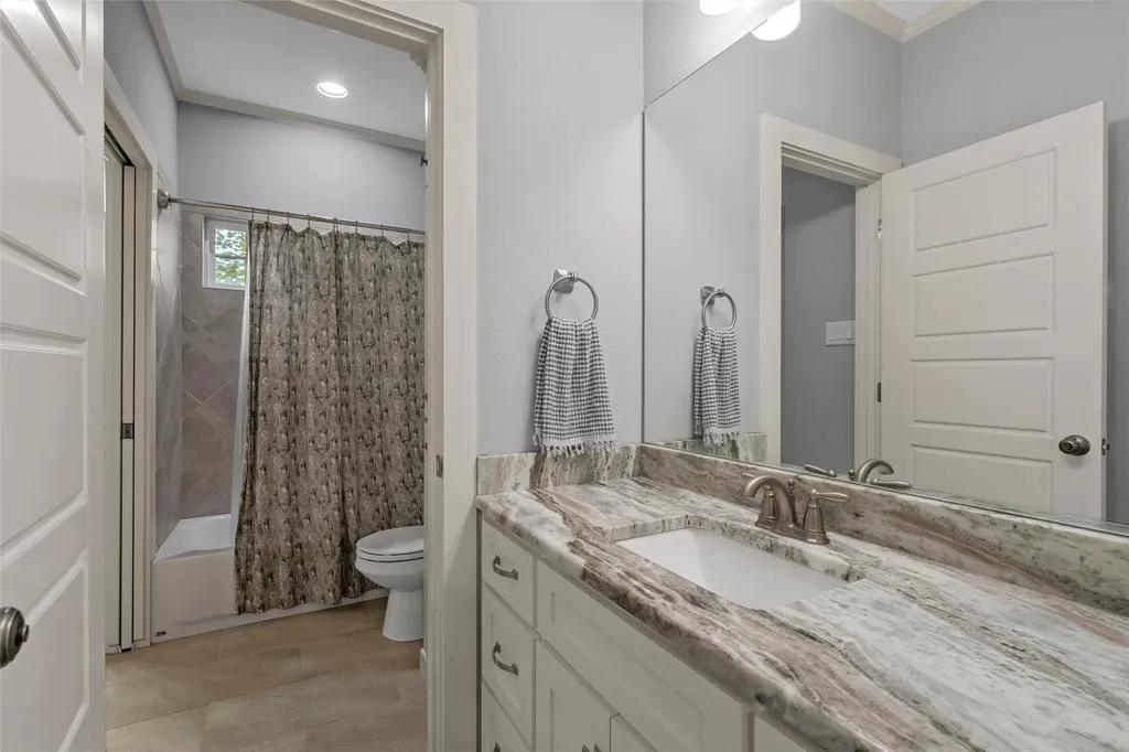 2040 Brook Arbor Court Waco TX 76657