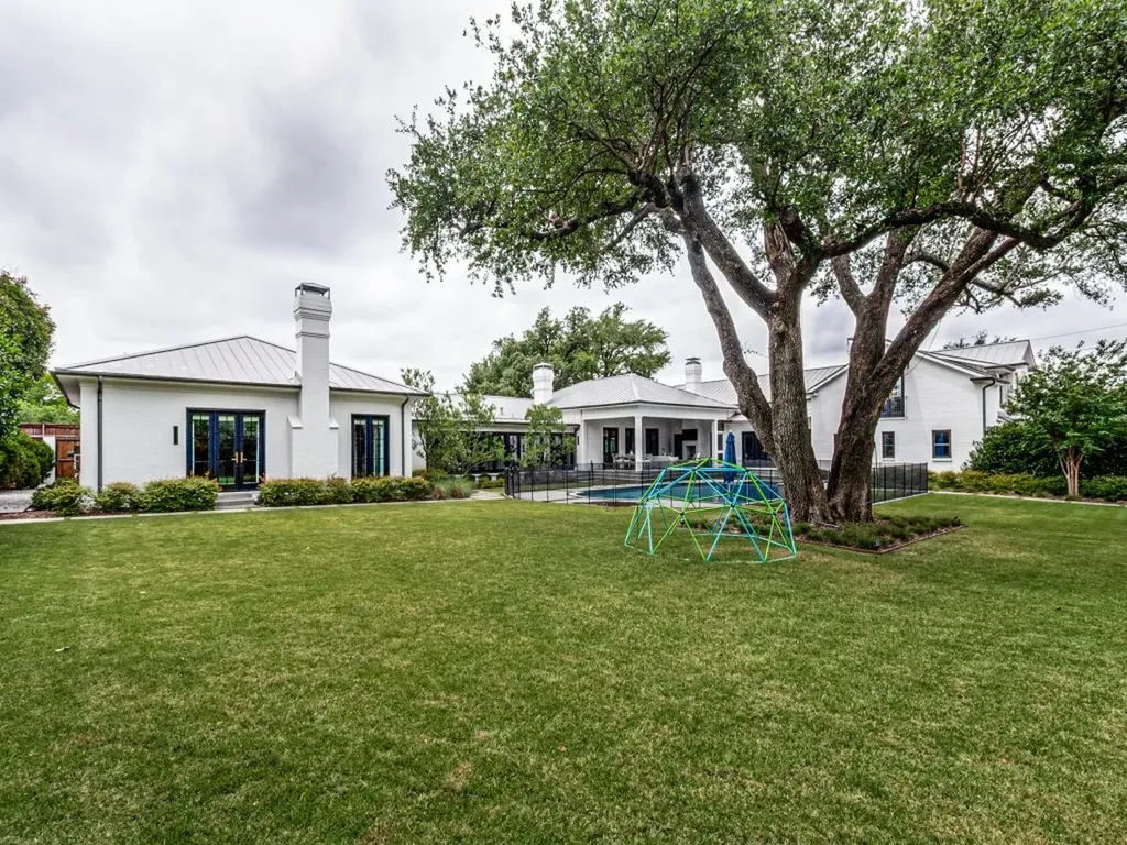 5111 Meaders Lane Dallas TX 75229
