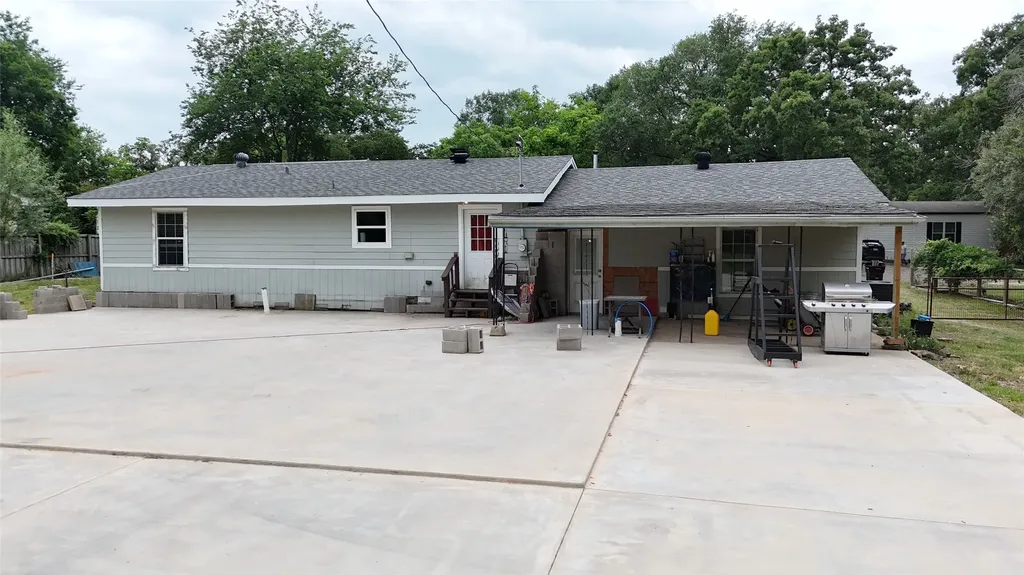 1724 E Crestway Drive West Tawakoni TX 75474