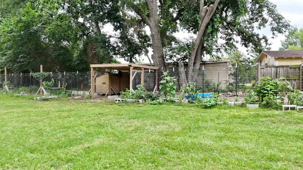 1724 E Crestway Drive West Tawakoni TX 75474