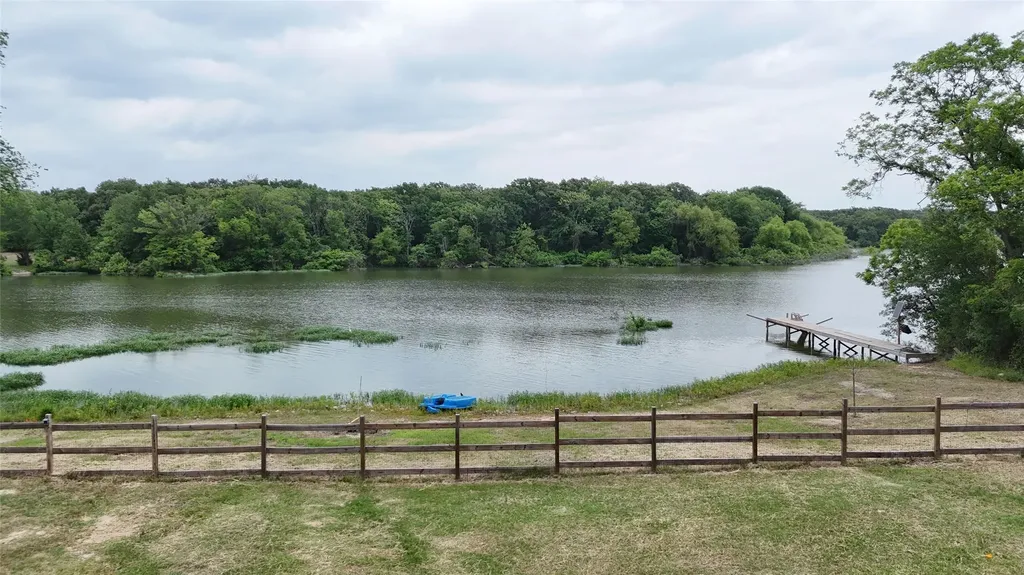 1724 E Crestway Drive West Tawakoni TX 75474