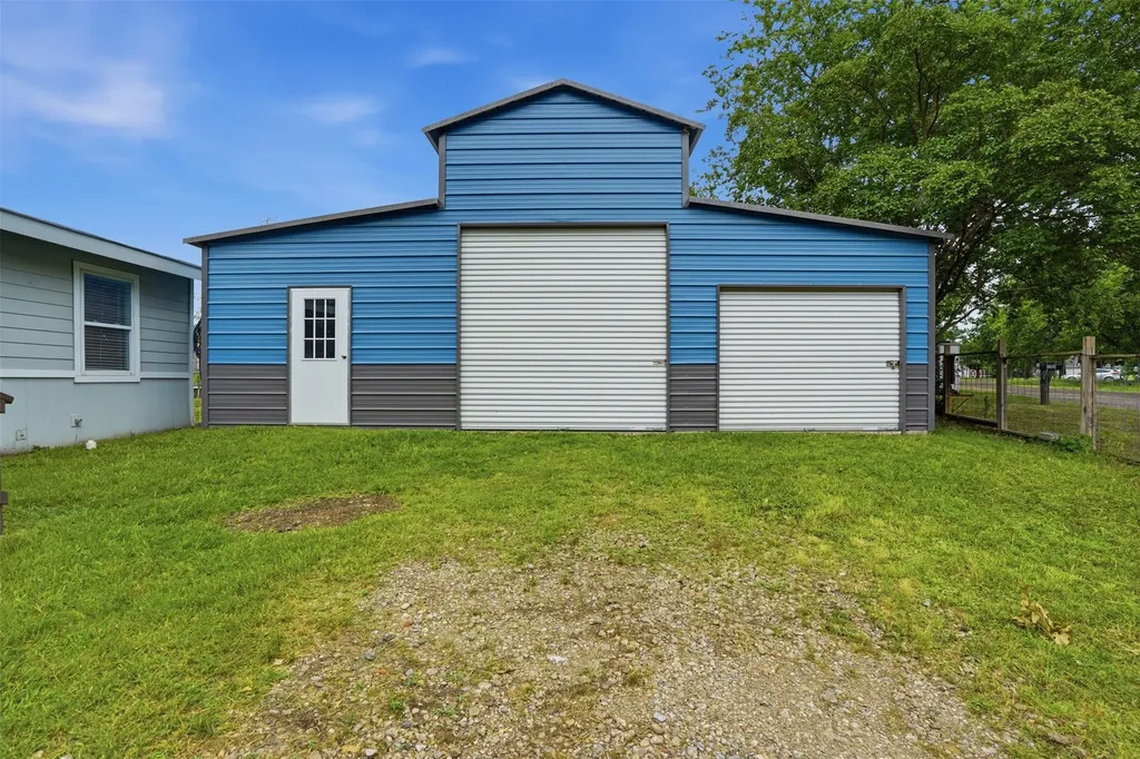 1724 E Crestway Drive West Tawakoni TX 75474