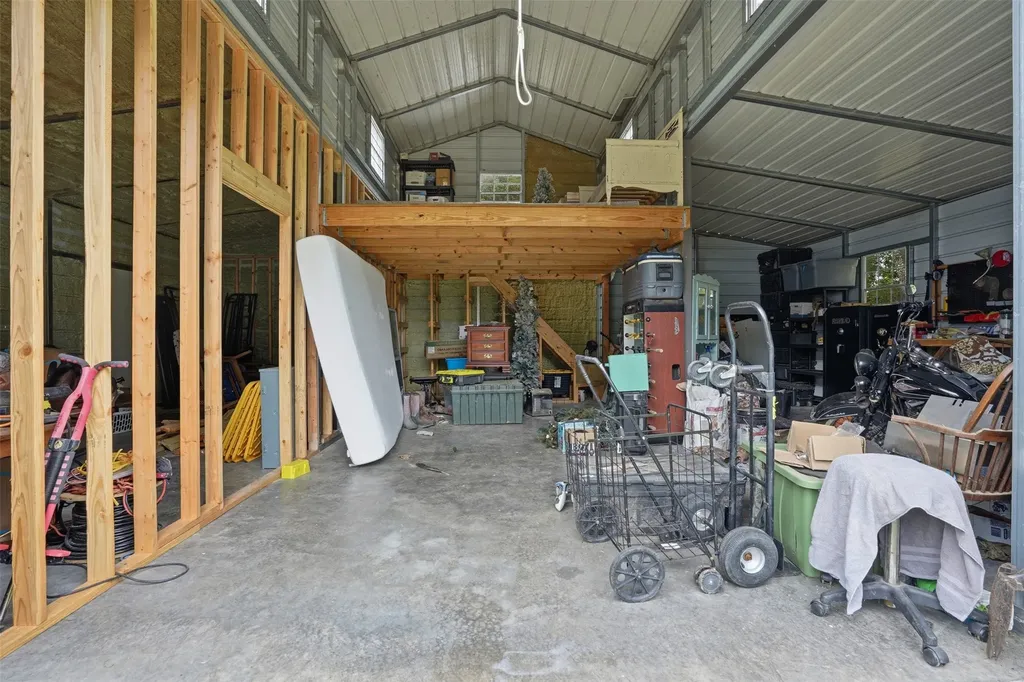 1724 E Crestway Drive West Tawakoni TX 75474