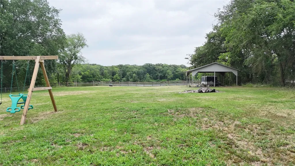 1724 E Crestway Drive West Tawakoni TX 75474