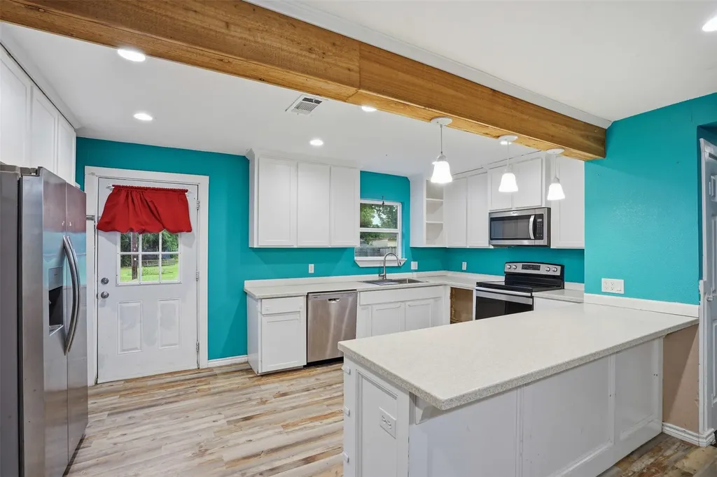 1724 E Crestway Drive West Tawakoni TX 75474