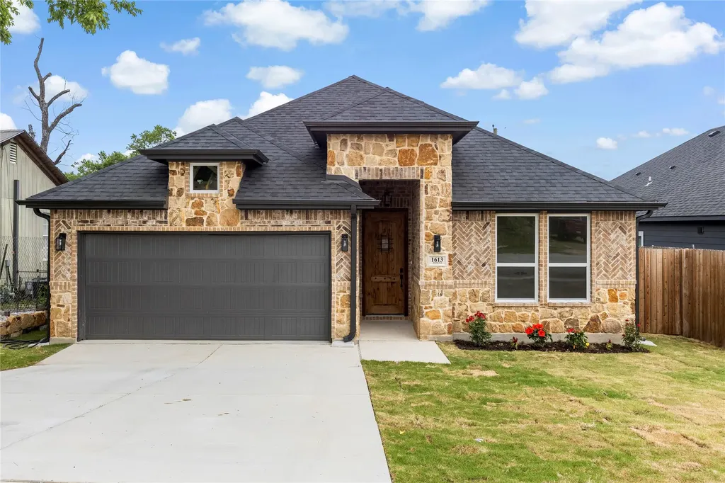 1613 Avenue D Fort Worth TX 76104