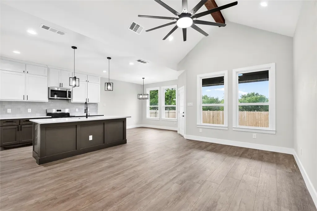 1613 Avenue D Fort Worth TX 76104