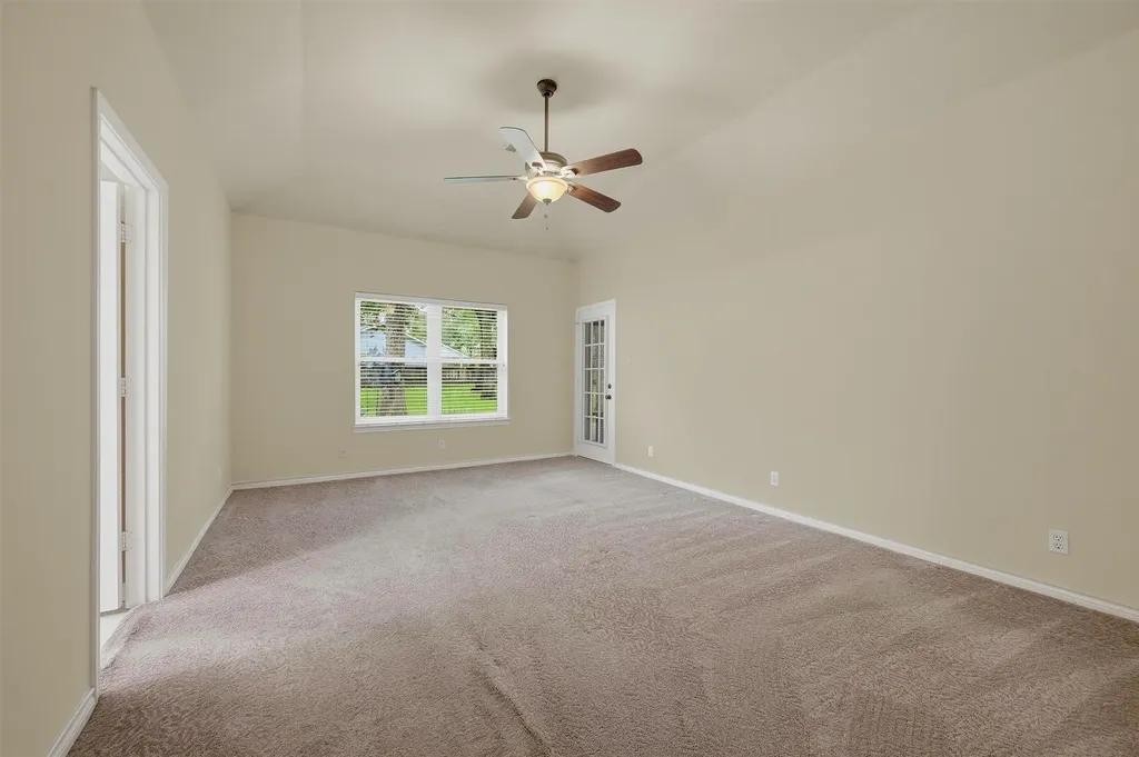 106 Santee Drive Lake Kiowa TX 76240