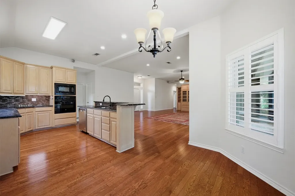 106 Santee Drive Lake Kiowa TX 76240