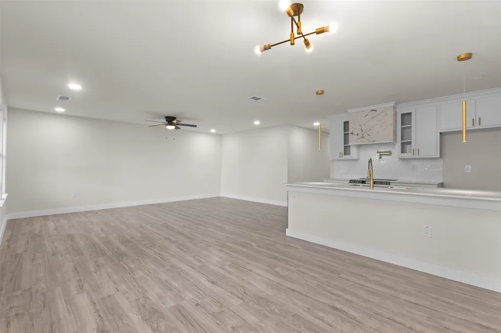 1507 E Waco Avenue Dallas TX 75216