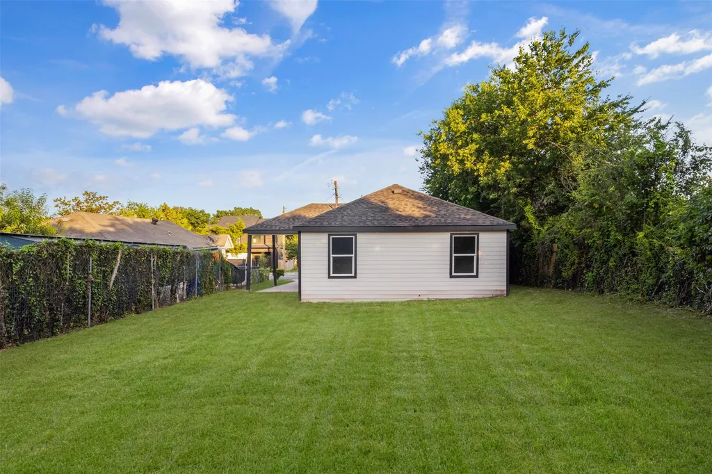 1507 E Waco Avenue Dallas TX 75216