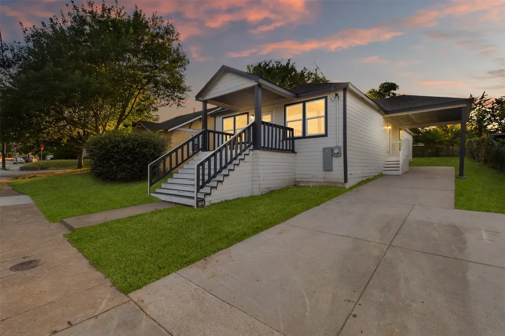 1507 E Waco Avenue Dallas TX 75216
