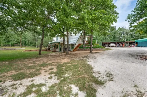 163 Private Road 1613 Alvord TX 76225