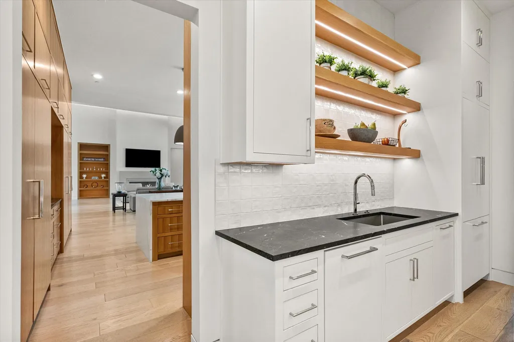 1905 Meadow View Court Westlake TX 76262