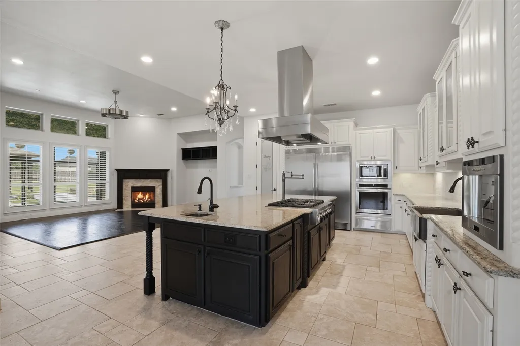 715 Simmons Road Double Oak TX 75077