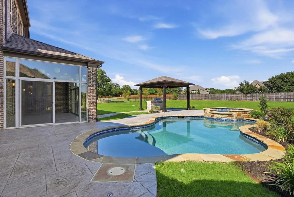 715 Simmons Road Double Oak TX 75077