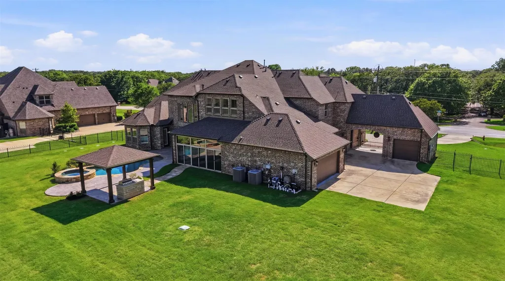 715 Simmons Road Double Oak TX 75077