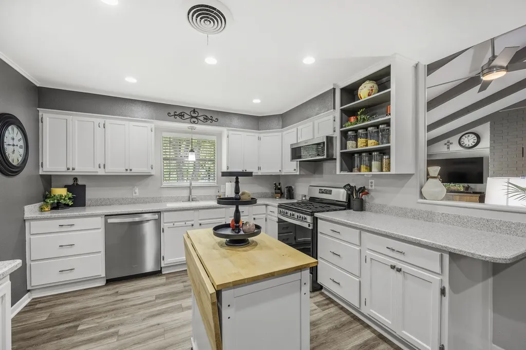 207 S Brook Street San Saba TX 76877
