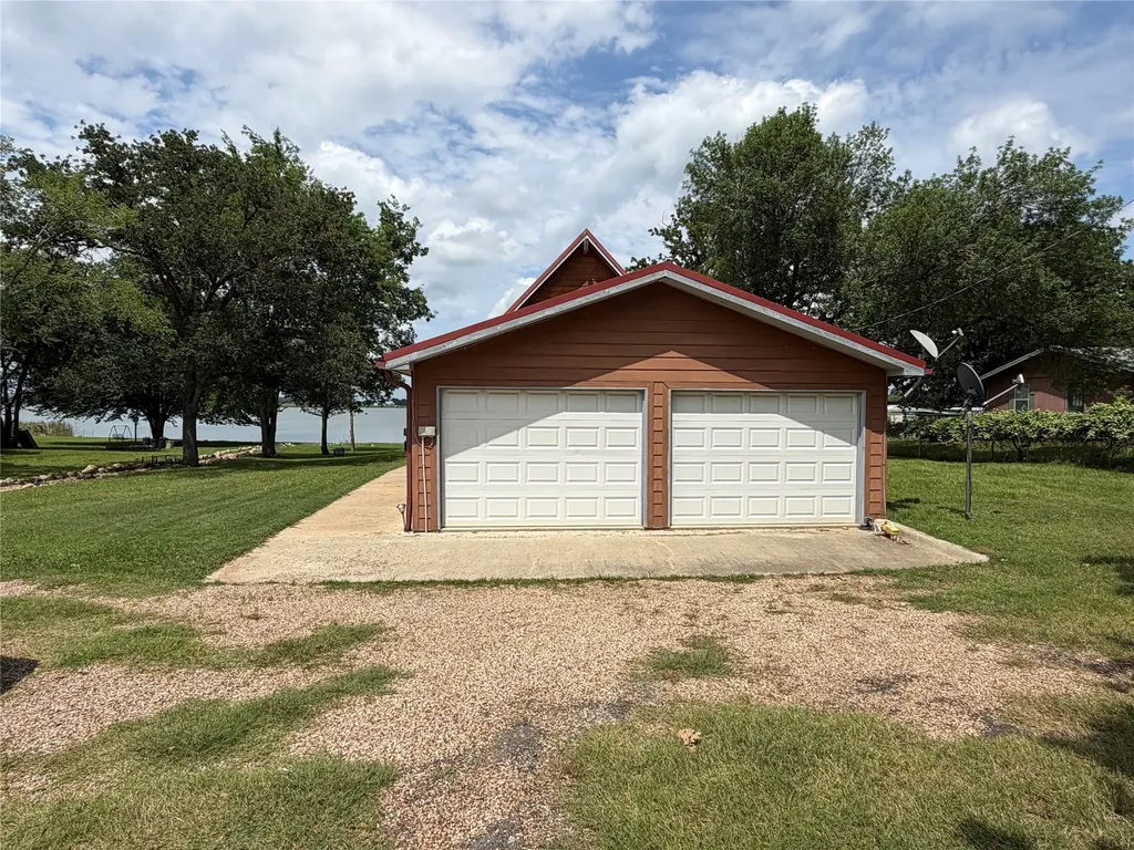587 Lcr 779 Groesbeck TX 76642