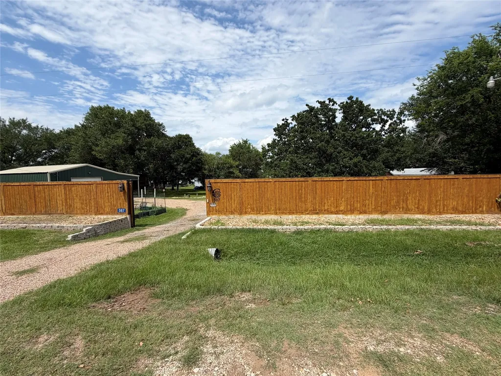 587 Lcr 779 Groesbeck TX 76642