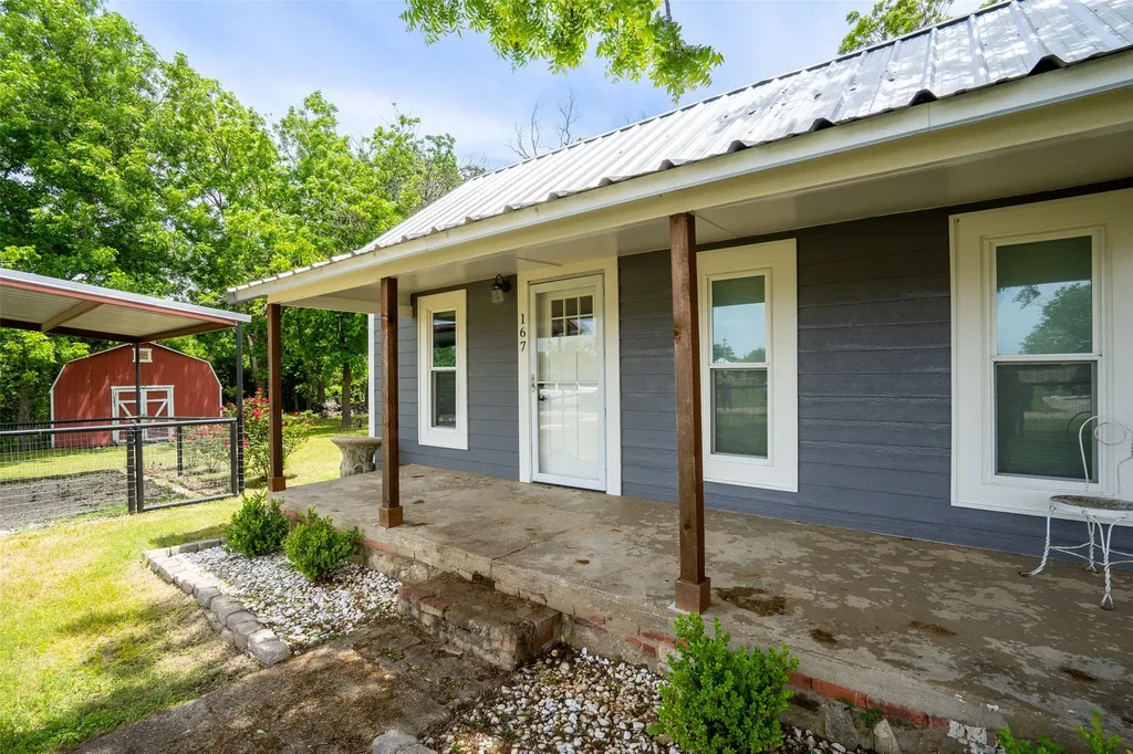 167 W Ross Street Walnut Springs TX 76690