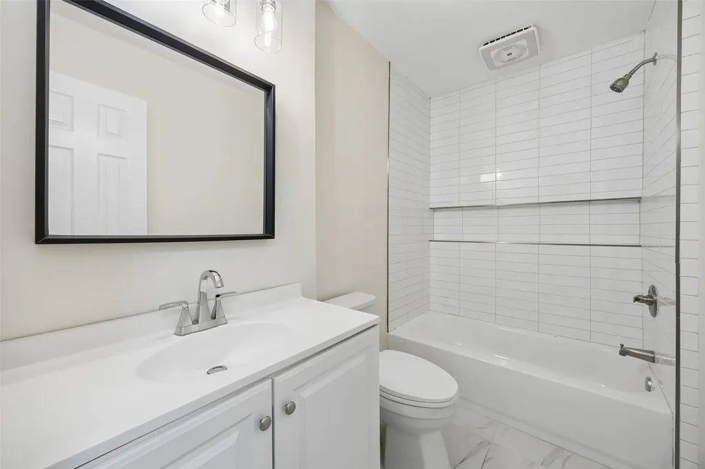 2035 Sancerre Lane Carrollton TX 75007