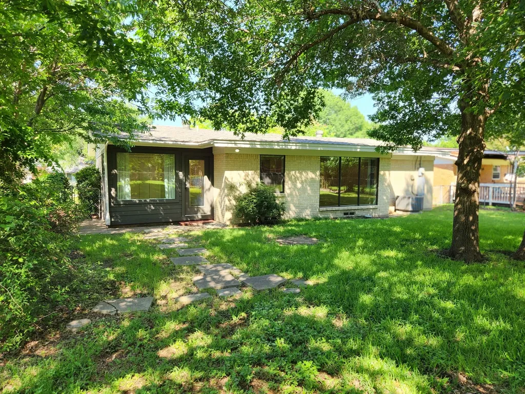 203 Leda Drive Dallas TX 75218