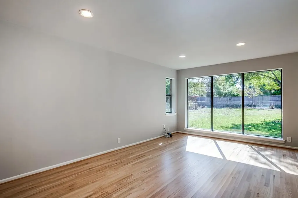 203 Leda Drive Dallas TX 75218