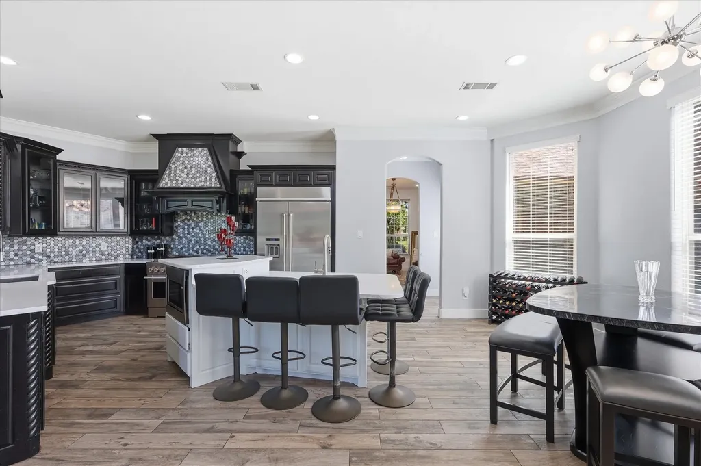 2056 Willow Bend Drive Oak Leaf TX 75154