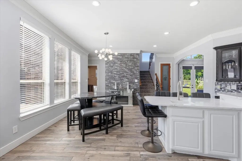 2056 Willow Bend Drive Oak Leaf TX 75154