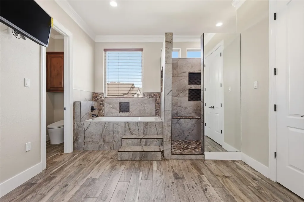2056 Willow Bend Drive Oak Leaf TX 75154