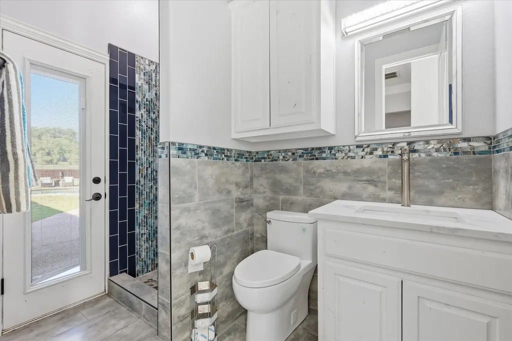 2056 Willow Bend Drive Oak Leaf TX 75154