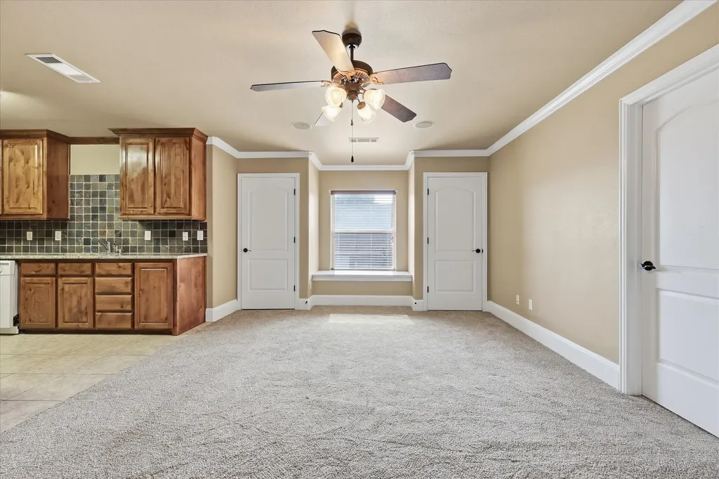 2056 Willow Bend Drive Oak Leaf TX 75154