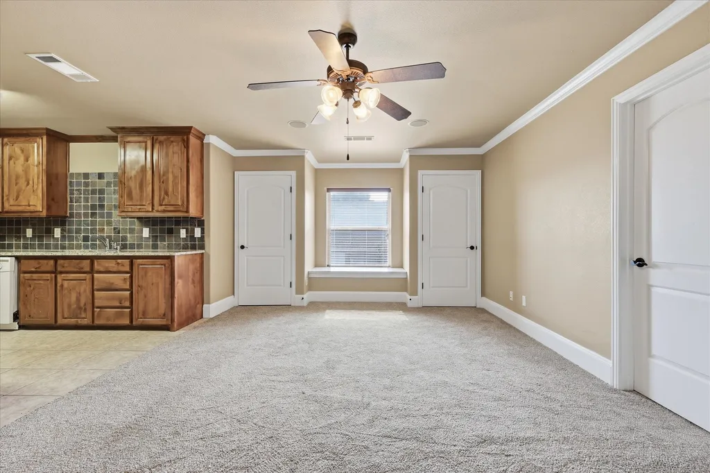 2056 Willow Bend Drive Oak Leaf TX 75154