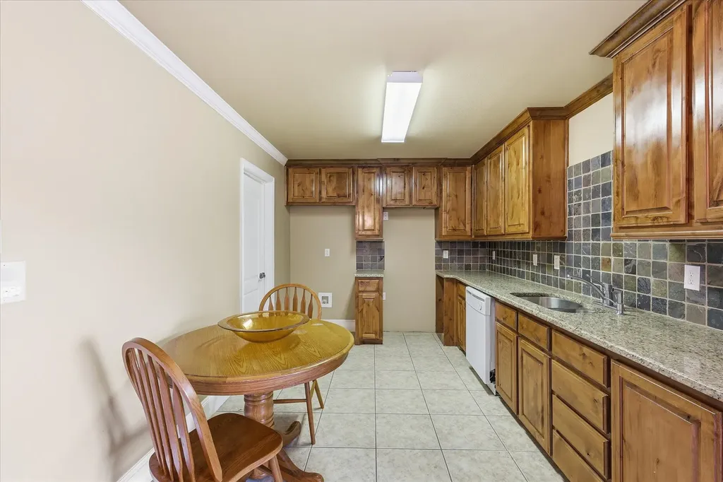 2056 Willow Bend Drive Oak Leaf TX 75154