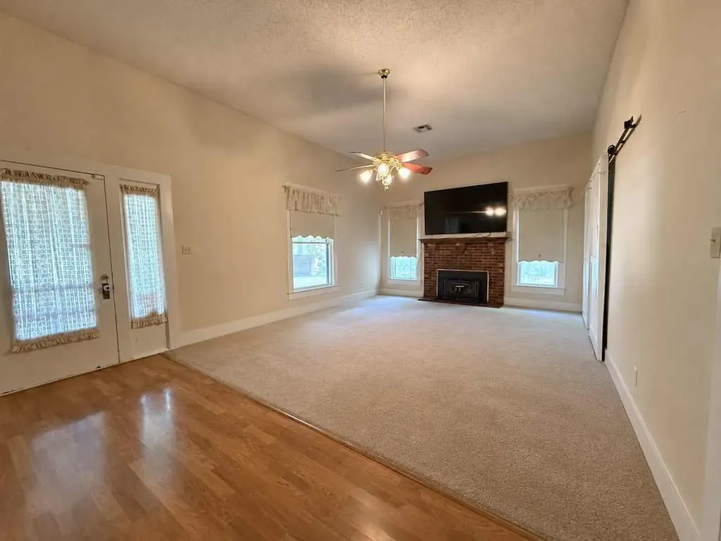 1708 S Wall Street Belton TX 76513
