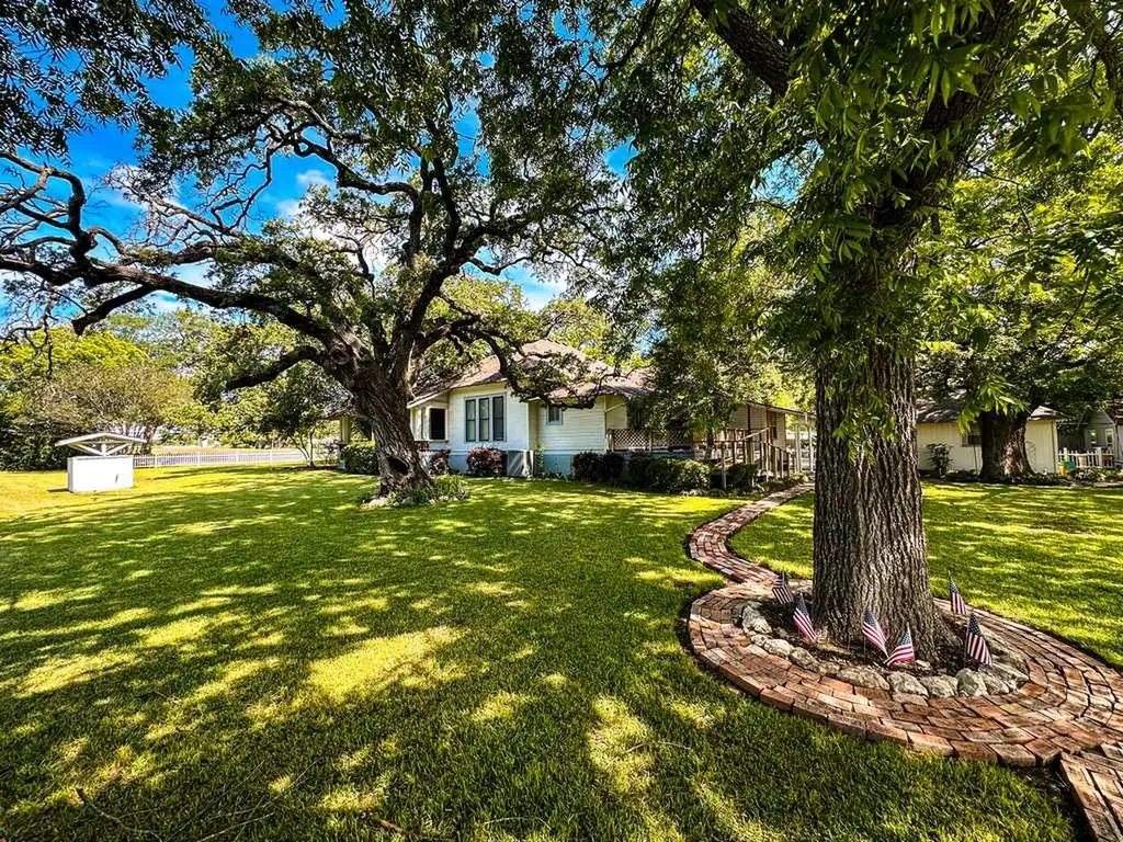 1708 S Wall Street Belton TX 76513