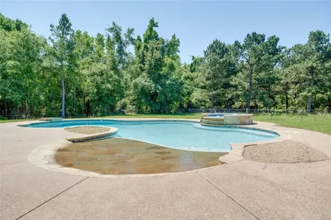 2455 An County Road 453 Palestine TX 75803