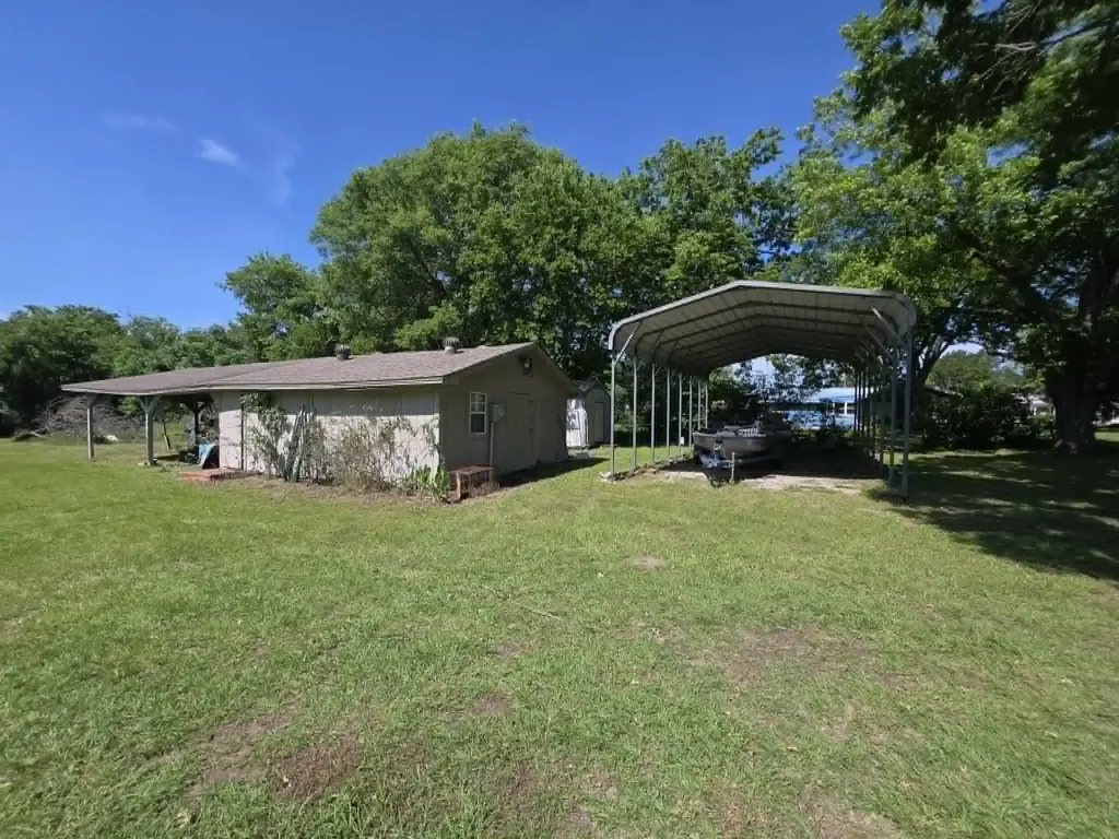 900 S 8th Avenue Teague TX 75860