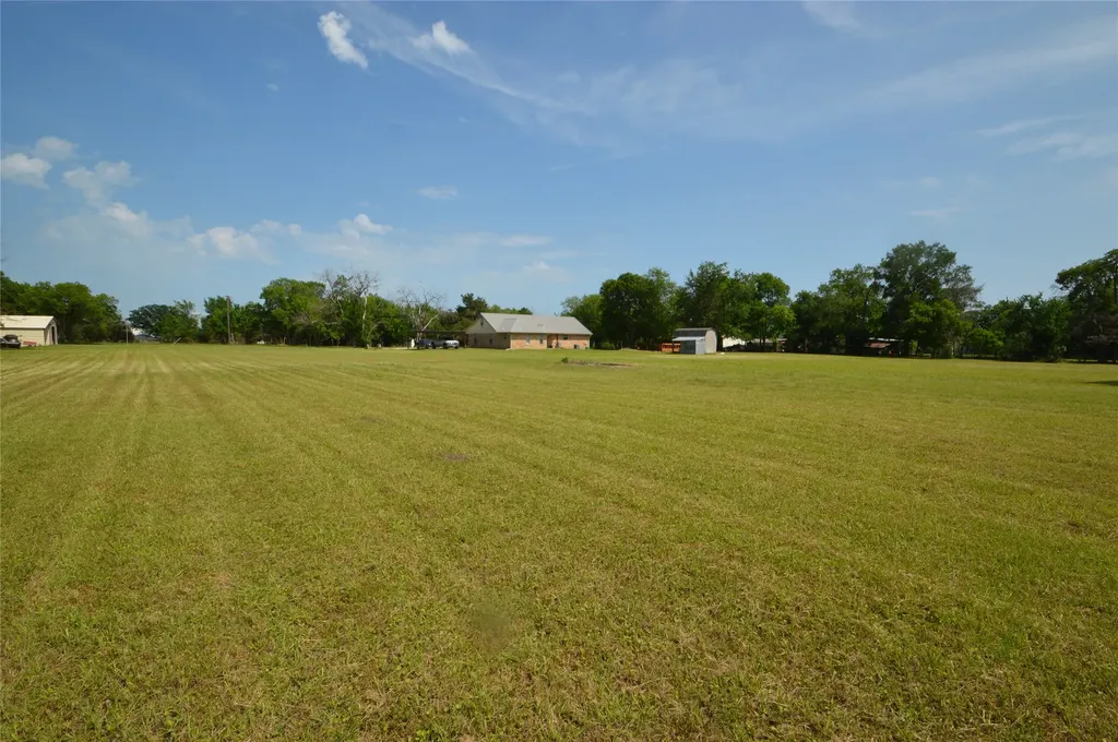 5913 Farm Road 1528 Klondike TX 75448
