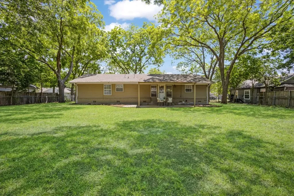 470 W Marshall Street Van Alstyne TX 75495
